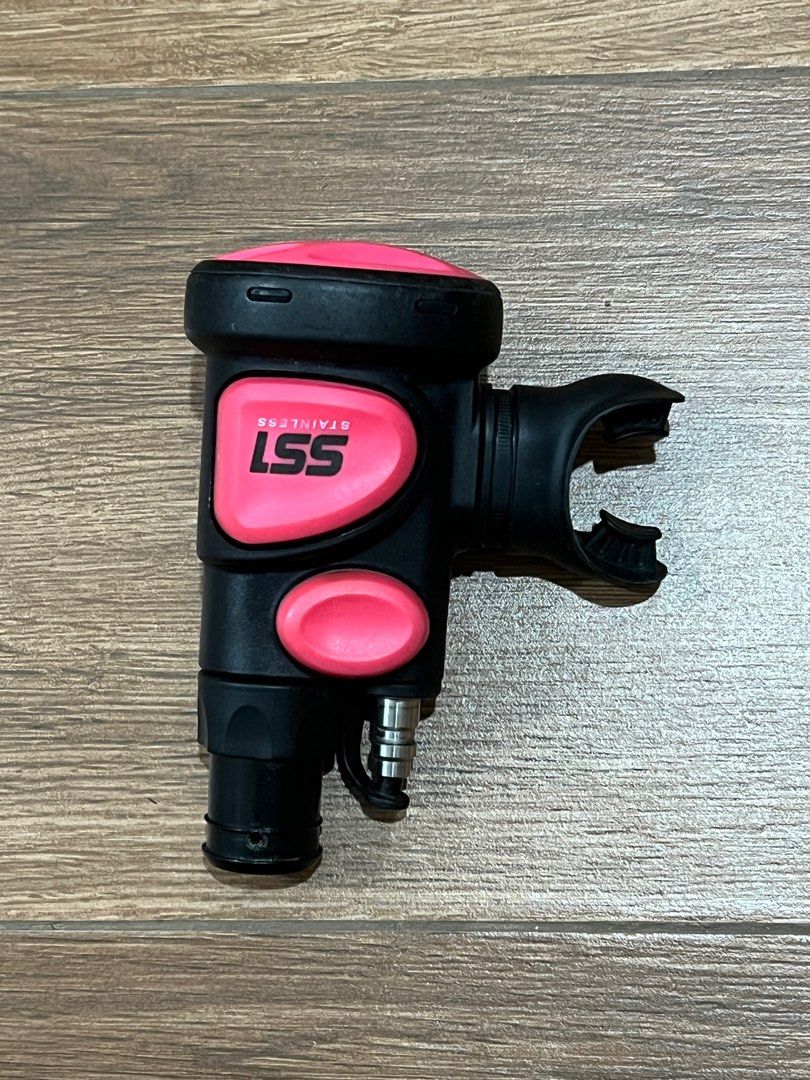 Atomic Aquatics SS1 manual inflator scuba regulator (Category: Other Sports Equipment and Supplies) located in Quezon City. Submitted by inonfan (Listing ID 1366894284, Image 1). Description: Both a Manual Inflator for the BCD and a SCUBA regulator allowing smooth breathing underwater because of the patented Atomic Aquatics Seat Saving Orifice. The SS1 is the highest quality and most reliable inflator/regulator available. Large buttons make pneum