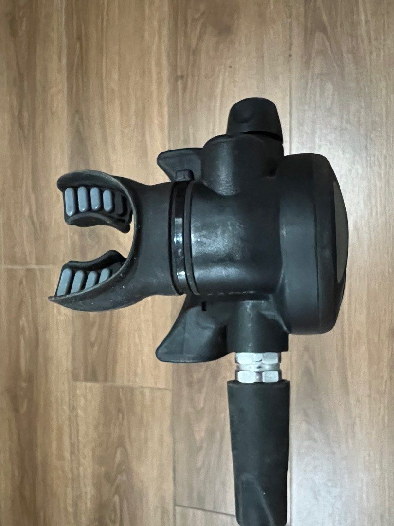 Atomic Aquatics Z2 scuba regulator (Category: Other Sports Equipment and Supplies) located in Quezon City. Submitted by inonfan (Listing ID 1366897966, Image 2). Description: If you want ease in breathing from a scuba tank, get an Atomic Aquatics Z2. The patented Zirconium over Chrome prevents corrosion up to 4 times better The seat saving dynamic orifice makes breathing effortless underwater. RFS - Decluttering, too many scuba Regs Wife is not h