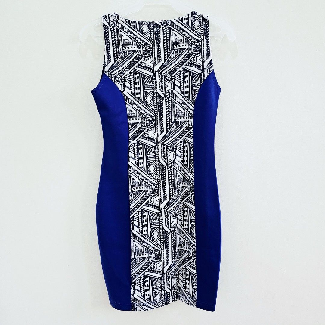 Blue Printed Sleeveless Dress (Category: Dresses) located in Las Pinas. Submitted by lex.lp (Listing ID 1366818681, Image 2). Description: Blue Printed Sleevelees Dress Color may slightly vary due to photographic lighting. Location: Las Pinas For shipping only (shouldered by customer). No meetup/pickup. Mode of payment: GCash/BPI/BDO All items sold are in their best condition. If you have any questions or would like to request more photos, feel f