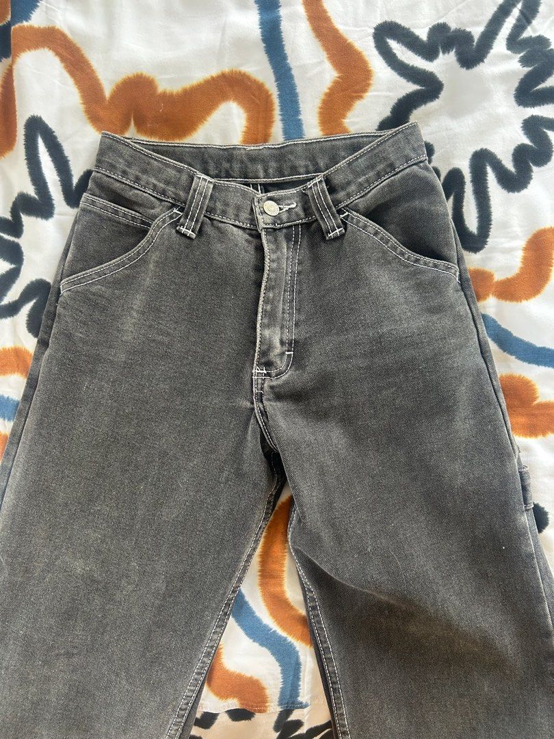 Brandy Melville Gray Crispina Jeans (Category: Jeans) located in Pasig City. Submitted by squeakym0use_ (Listing ID 1366770034, Image 1). Description: will fit size 26” waist when worn high waisted or smaller if you don’t mind a mid rise fit really hq, & barely worn! such a staple pair to have in your wardrobe dm me for ww photos.
