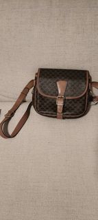 (Category: ) located in . Submitted by shoplicious (Listing ID 1366841834, Image 1). Description: .