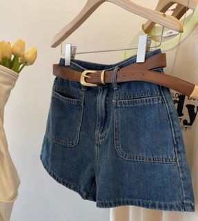 (Category: ) located in . Submitted by shopwithlovess (Listing ID 1366885397, Image 1). Description: .