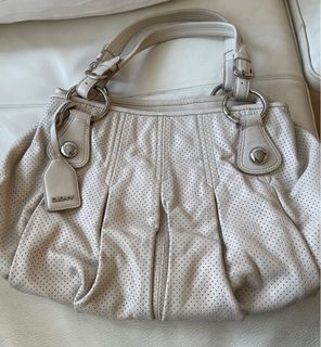 （分類：）位於 。 由 lhianzky 提交（商品編號 1366789552，圖片 1）。簡介： 。