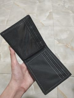(Kategori: ) berada di . Dikirim oleh declutt3ring (ID iklan 1366884631, Gambar 1). Deskripsi: .