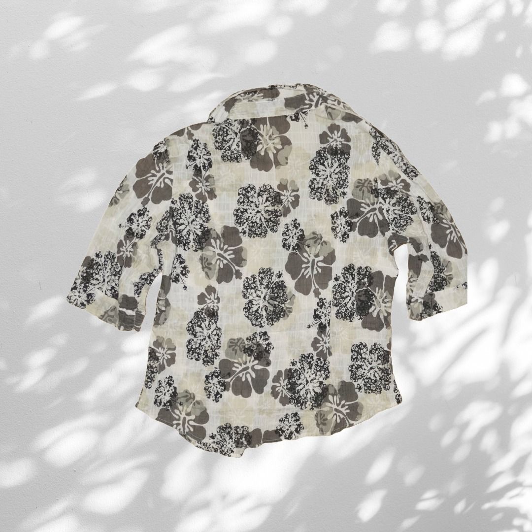 Green Hawaiian Shirt (Category: Shirts) located in Quezon City. Submitted by rygba (Listing ID 1366846745, Image 1). Description: 📌 Please manage your expectations 📌 Payment first before shipping of item 📌 Shipment will be available next day after purchase (might change on some conditions). 📌 Posted price is final, no lowballers Green Hawaiian Shirt 💵 Price: ₱300 ⏲️ Measurements Width: 20.5in Length: 25in Model: 5'6ft/64kg Male ⚠ Defects/Not