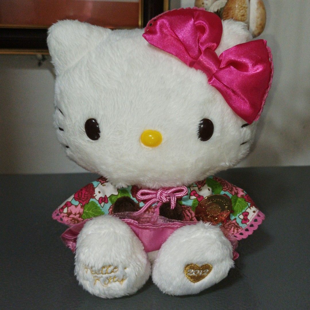 Hello Kitty Pink Crabtree & Evelyn Plush (Category: Plushies & Soft Toys) located in Mapandan. Submitted by xxrdstffsxx (Listing ID 1366821796, Image 1). Description: .
