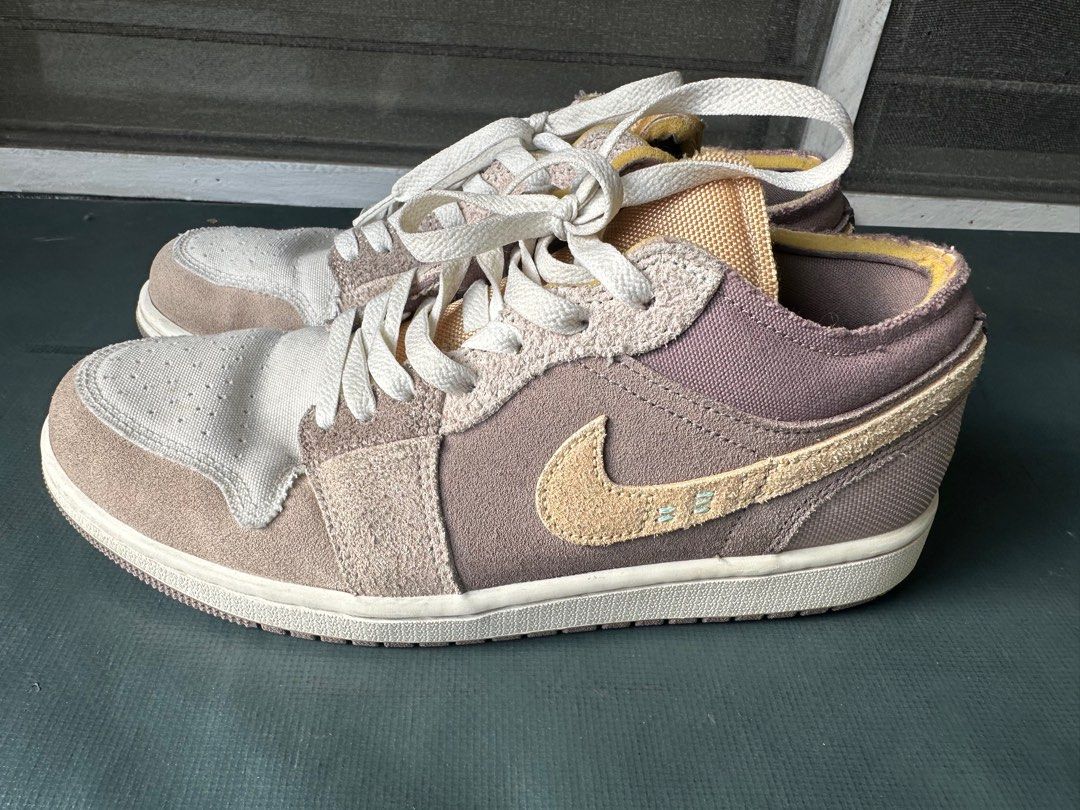 Jordan 1 Size 7.5 Mens (Category: Sneakers) located in Makati City. Submitted by mwonder (Listing ID 1366814983, Image 1). Description: Jordan 1 Size 7.5 Mens Bought in Japan Used a few times 9/10 condition Selling for P2K RFS: Decluttering Location: Makati.