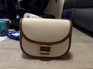 （分類：）位於 。 由 comeseeseesee 提交（商品編號 1366889131，圖片 1）。簡介： 。