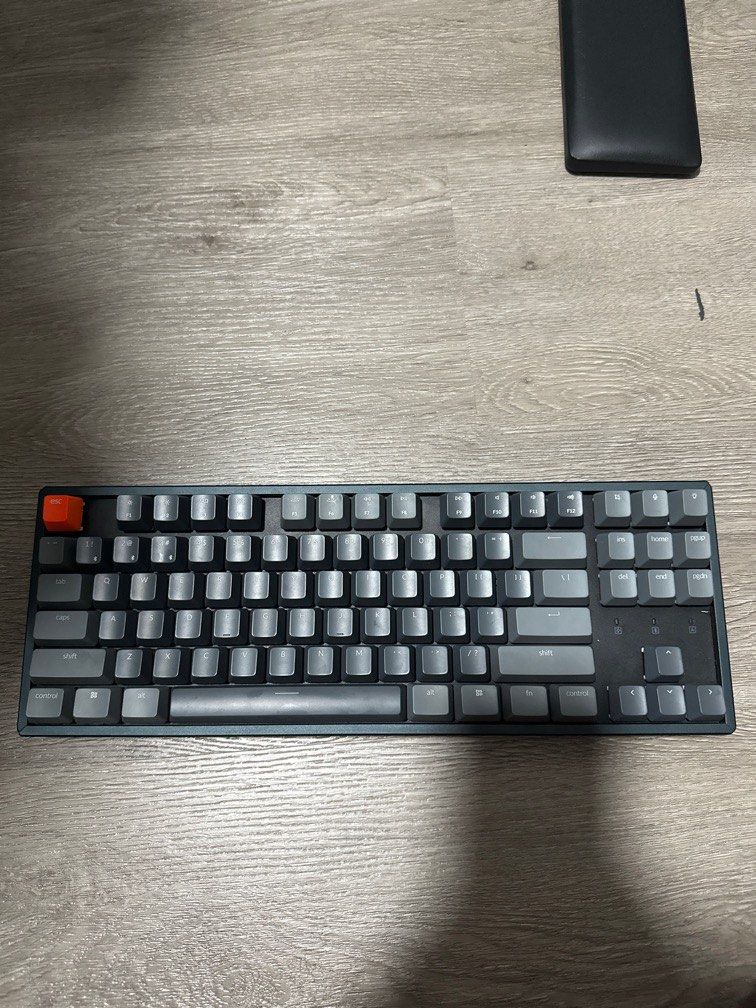 Keychron K8 Wireless (Category: Computer Keyboard) located in Singapore. Submitted by merontxy (Listing ID 1366812921, Image 1). Description: Keychron TKL RGB hotswappable Wireless (use bluetooth) for both mac and OS brown tactile switches comes with box, keycap puller .