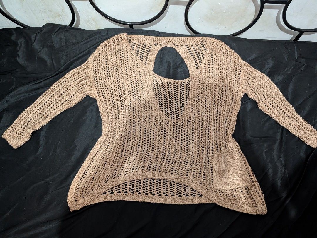 Knit cover up (Category: Others Tops) located in Imus. Submitted by kmoort (Listing ID 1366742188, Image 1). Description: free size.