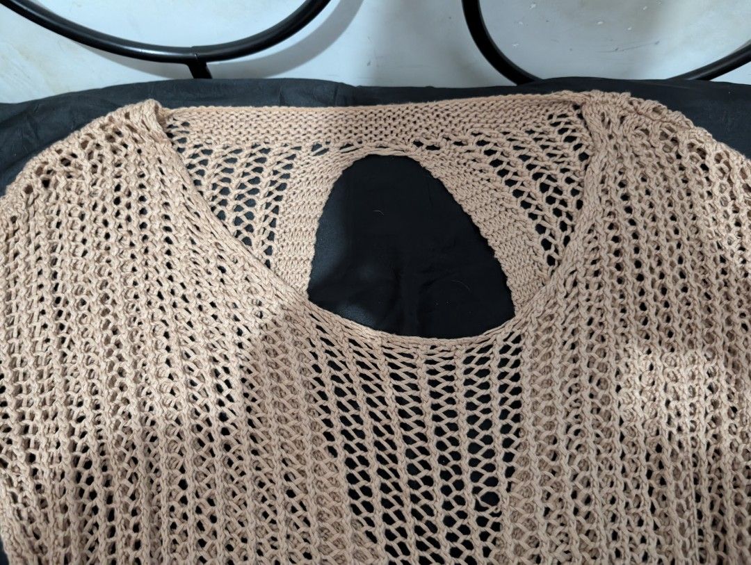 Knit cover up (Category: Others Tops) located in Imus. Submitted by kmoort (Listing ID 1366742188, Image 3). Description: free size.