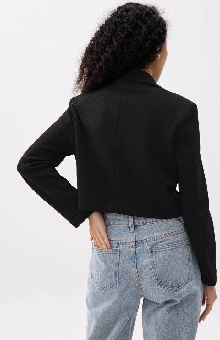 Love Bonito Alya Boxy Crop Blazer (Category: Coats, Jackets and Outerwear) located in Singapore. Submitted by nickdeng._01 (Listing ID 1366850061, Image 3). Description: Only wear 3 hours for company event. Original price: $69 .
