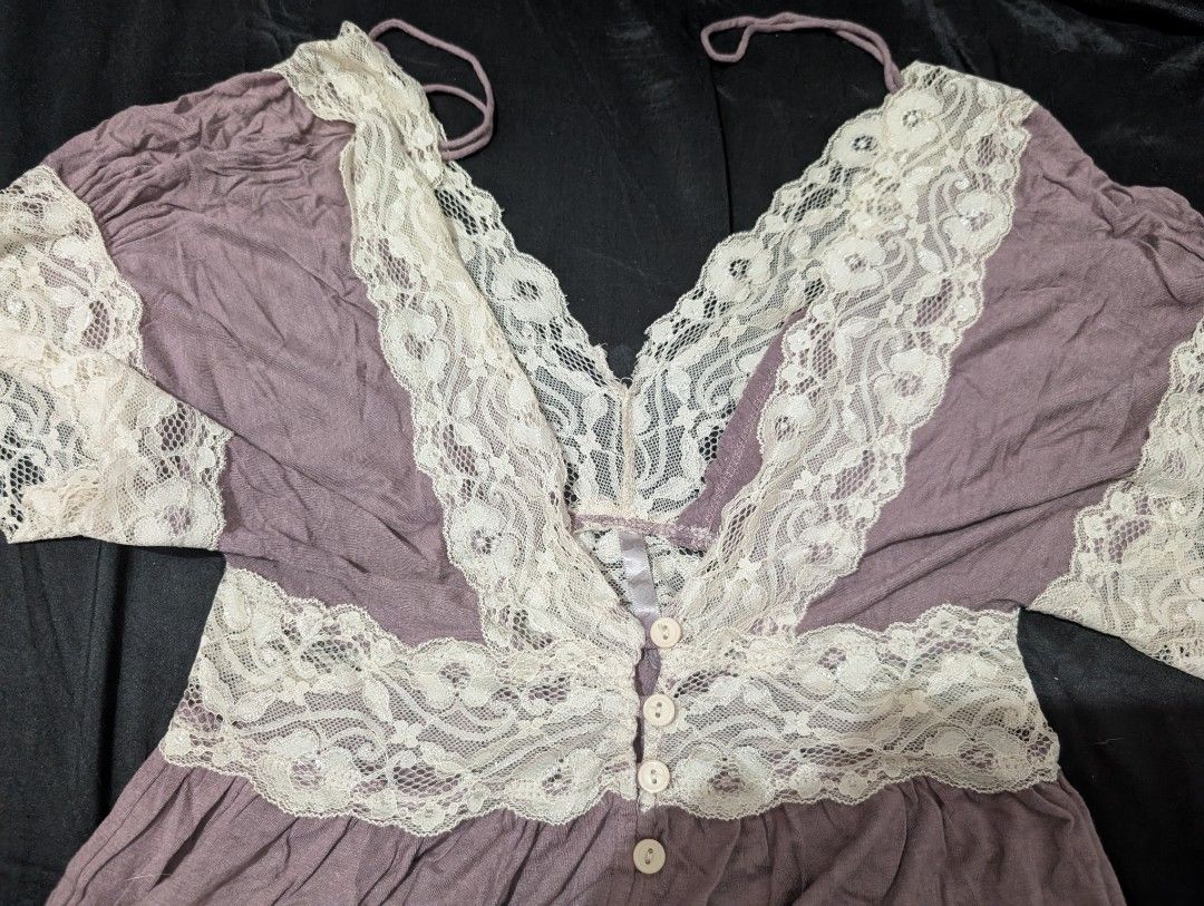 Low neckline bottoms down top (Category: Others Tops) located in Imus. Submitted by kmoort (Listing ID 1366735884, Image 2). Description: medium lace and cotton material no photos when worn color may vary due to light conditions sf not included.