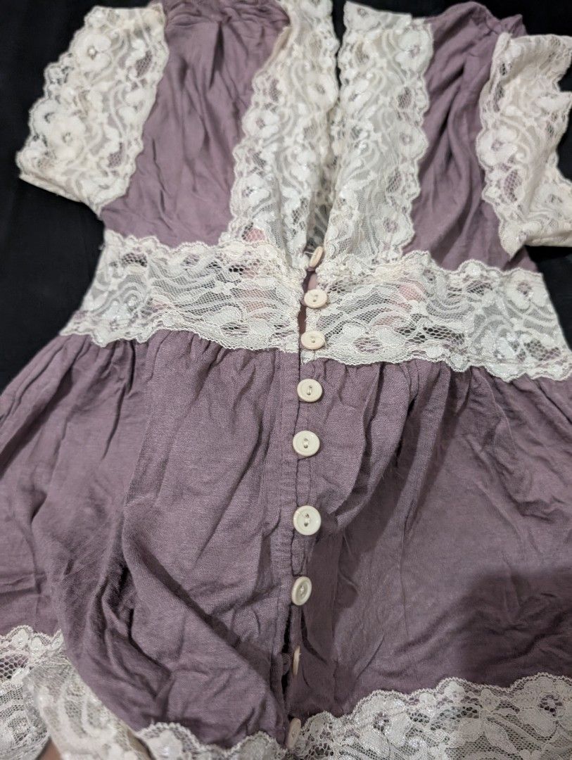 Low neckline bottoms down top (Category: Others Tops) located in Imus. Submitted by kmoort (Listing ID 1366735884, Image 3). Description: medium lace and cotton material no photos when worn color may vary due to light conditions sf not included.