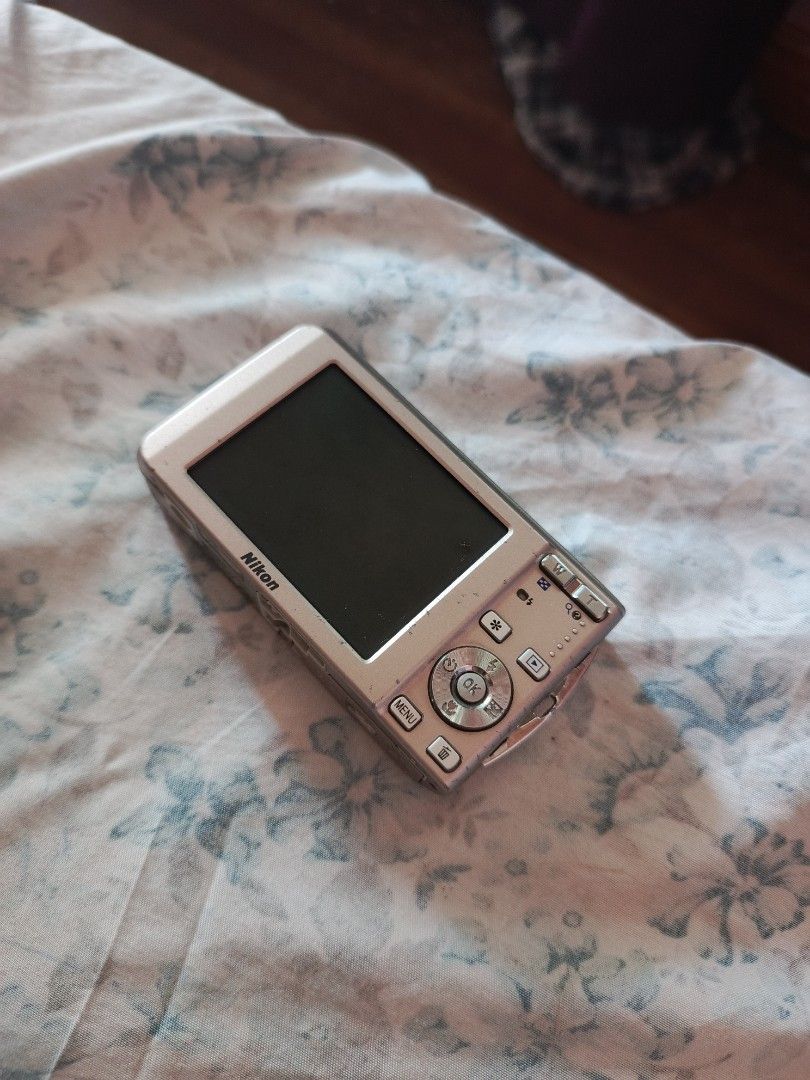 nikon coolpix s320 (Category: Cameras) located in Alaminos. Submitted by laguismagl58952 (Listing ID 1366824327, Image 2). Description: includes charger, battery, pouch and sd card issue: lens error kayo na po bahala mag pa repair.