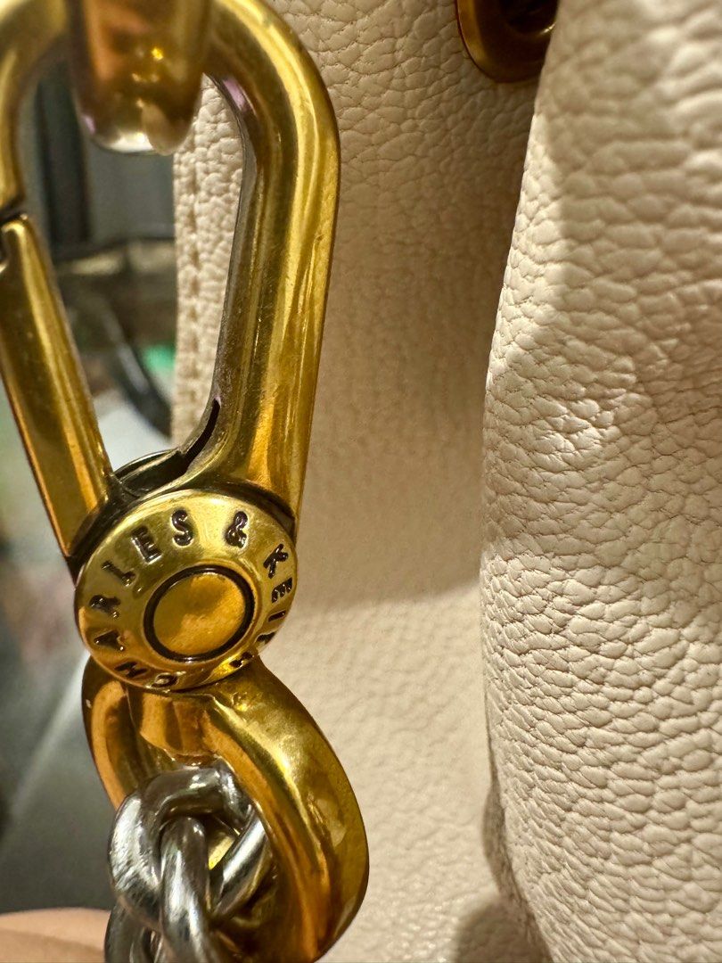 Original Charles & Keith Mini Hobo Bag (Category: Luxury Bags & Wallets) located in Las Pinas. Submitted by tristansamuel014 (Listing ID 1366871604, Image 2). Description: .