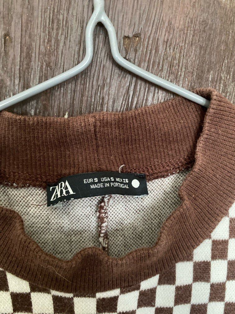 P Zara Brown Checkered Dress (Category: Dresses) located in Paranaque City. Submitted by chowkiesells (Listing ID 1366772517, Image 3). Description: Flattering fit, used once only!.