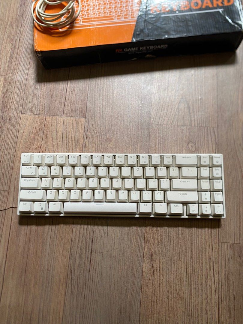 Rk71 keyboard (Category: Computer Keyboard) located in San Simon. Submitted by wegintal (Listing ID 1366742137, Image 2). Description: rk71 keyboard dual mode brown switch All keys are functioning some are hard to press or nagloloko sometimes *bluetooth not working ₱500+sf only.
