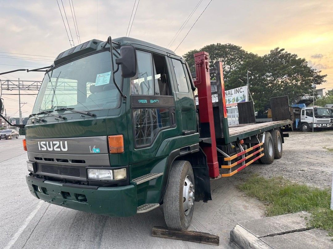 Self loader Isuzu giga 10pd1 10 wheelers (Category: Heavy Vehicles) located in Manila. Submitted by samansubic (Listing ID 1366823094, Image 2). Description: japan surplus 10pd1 10 wheelers Location Osaka subic international Inc jasa road Purok 2 Concepcion Lubao Pampanga 09199977999 09177799955.