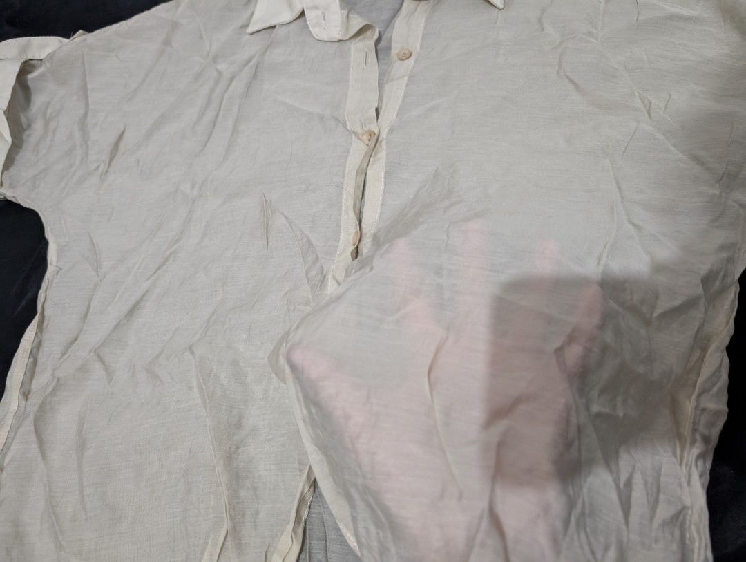 Sheer top blouse (Category: Blouses) located in Imus. Submitted by kmoort (Listing ID 1366742570, Image 3). Description: loose fit medium to large no photos when worn color may vary due to light conditions sf not not included.