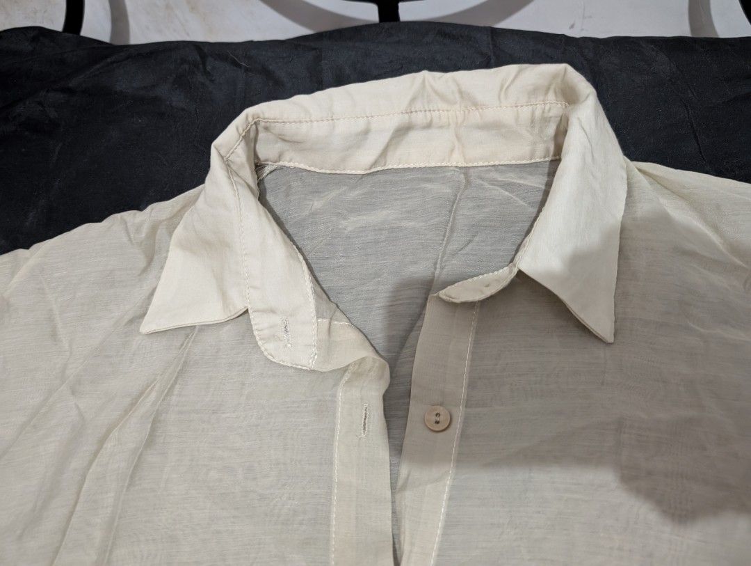 Sheer top blouse (Category: Blouses) located in Imus. Submitted by kmoort (Listing ID 1366742570, Image 2). Description: loose fit medium to large no photos when worn color may vary due to light conditions sf not not included.