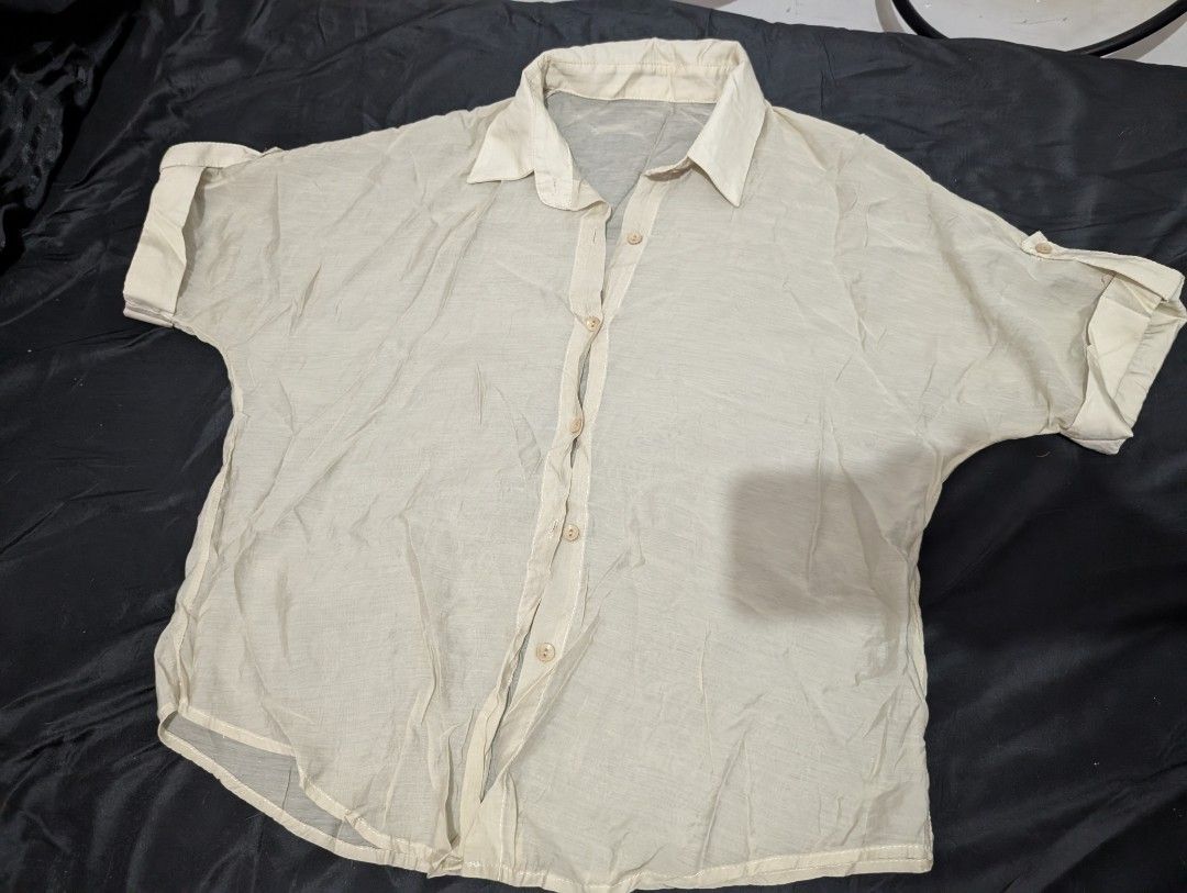 Sheer top blouse (Category: Blouses) located in Imus. Submitted by kmoort (Listing ID 1366742570, Image 1). Description: loose fit medium to large no photos when worn color may vary due to light conditions sf not not included.