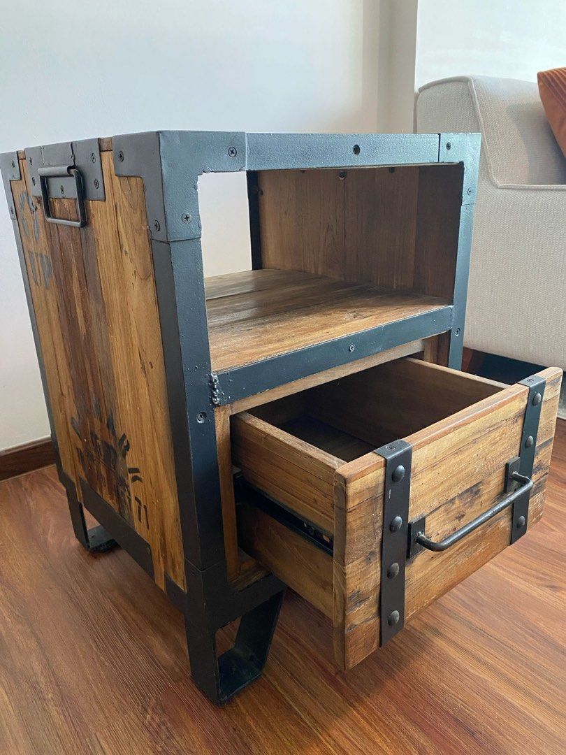 Side Table (Category: Tables & Sets) located in Singapore. Submitted by hantu_ (Listing ID 1366874902, Image 2). Description: Slightly negotiable. Arrange your own transport or self pick up at Punggol. Dimensions: 45cm x 45cm x 55cm 15-20kg.
