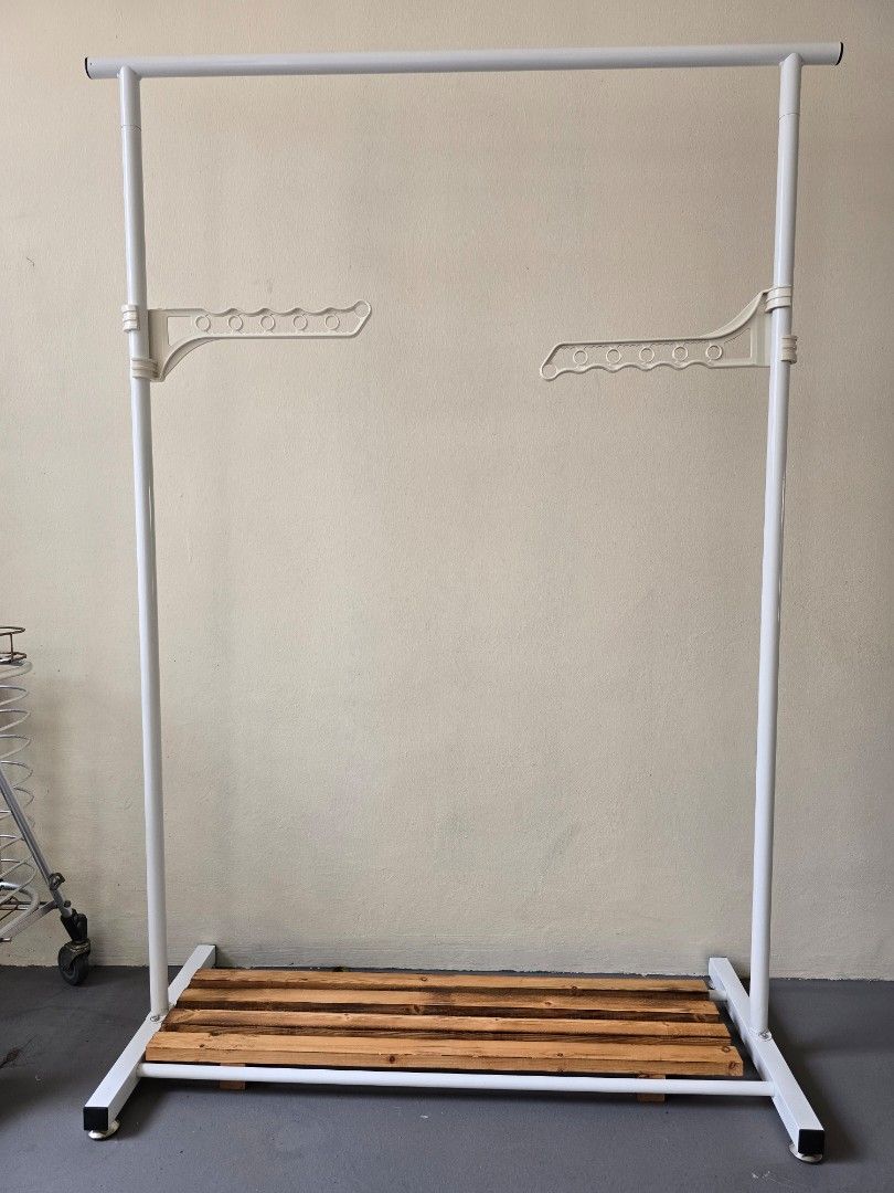Simple cloth hanger