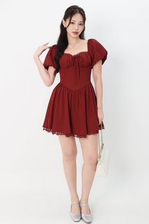 (Category: ) located in . Submitted by wardrobeofjess (Listing ID 1366867692, Image 1). Description: .