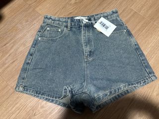 (Category: ) located in . Submitted by thriftvanilla (Listing ID 1366893325, Image 1). Description: .