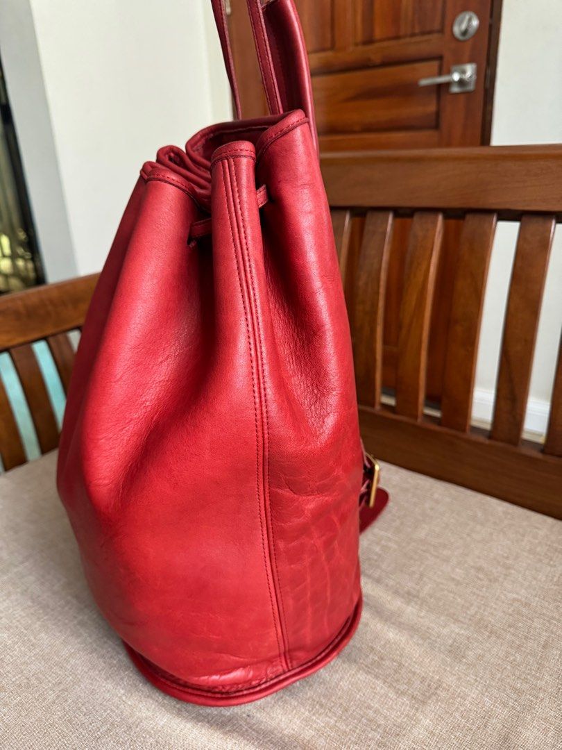 Vintage Coach Sling Bag/Backpack 9929❤️ (Category: Luxury Bags & Wallets) located in Bacolod City. Submitted by vintagechic14 (Listing ID 1366847591, Image 3). Description: In very good vintage condition. Made in United States year 19995. Dimensions 10” x 14 1/2” x 7 1/2” Cleaned and conditioned. DM for inquiries!🤗.