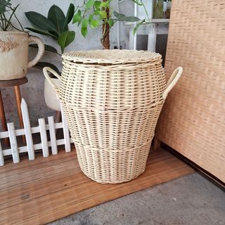 (Category: ) located in . Submitted by millennialmeetsvintage (Listing ID 1362614142, Image 1). Description: .