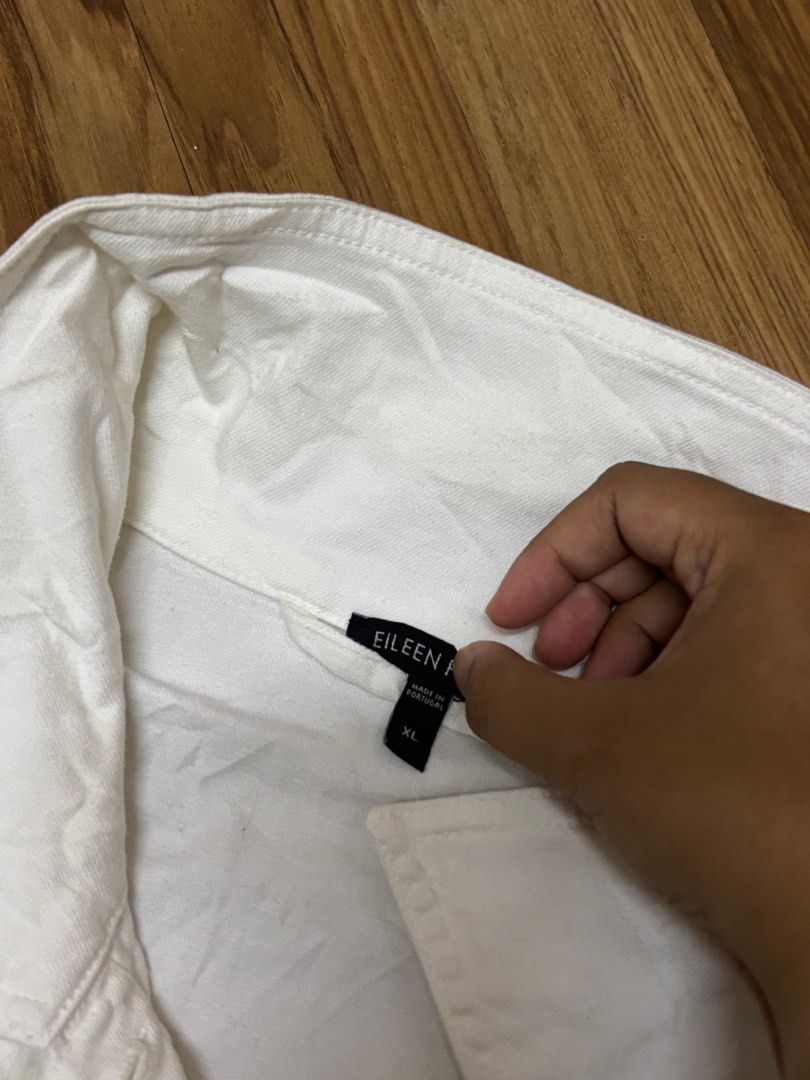 WHITE JACKET (Category: Longsleeves) located in Gombak. Submitted by alyvnuts (Listing ID 1366860321, Image 2). Description: OUTERWEAR MATERIAL JEANS TEBAL WORN FEW TIMES.