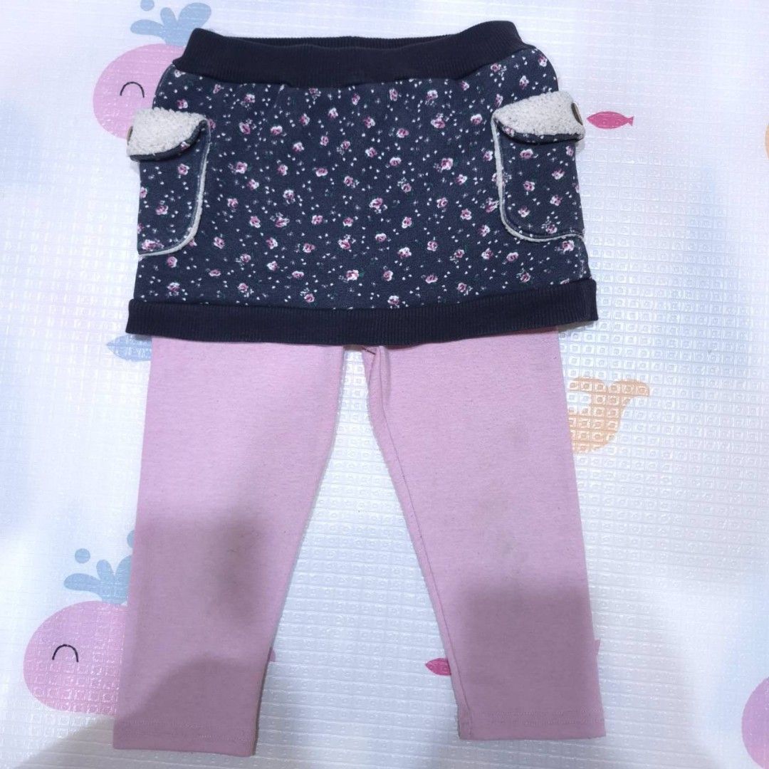 由 lovemiulin9215 (刊登 ID 1370178495，圖片 1) 提交，位於 宜蘭縣 (Yilan) 的 女童裝冬季北歐風假二件彈性內搭長褲裙 (類別：嬰兒及兒童流行時尚)，說明：二手 粉紅色褲管有汙 110cm 4歲 有彈性 胖寶寶也能穿。