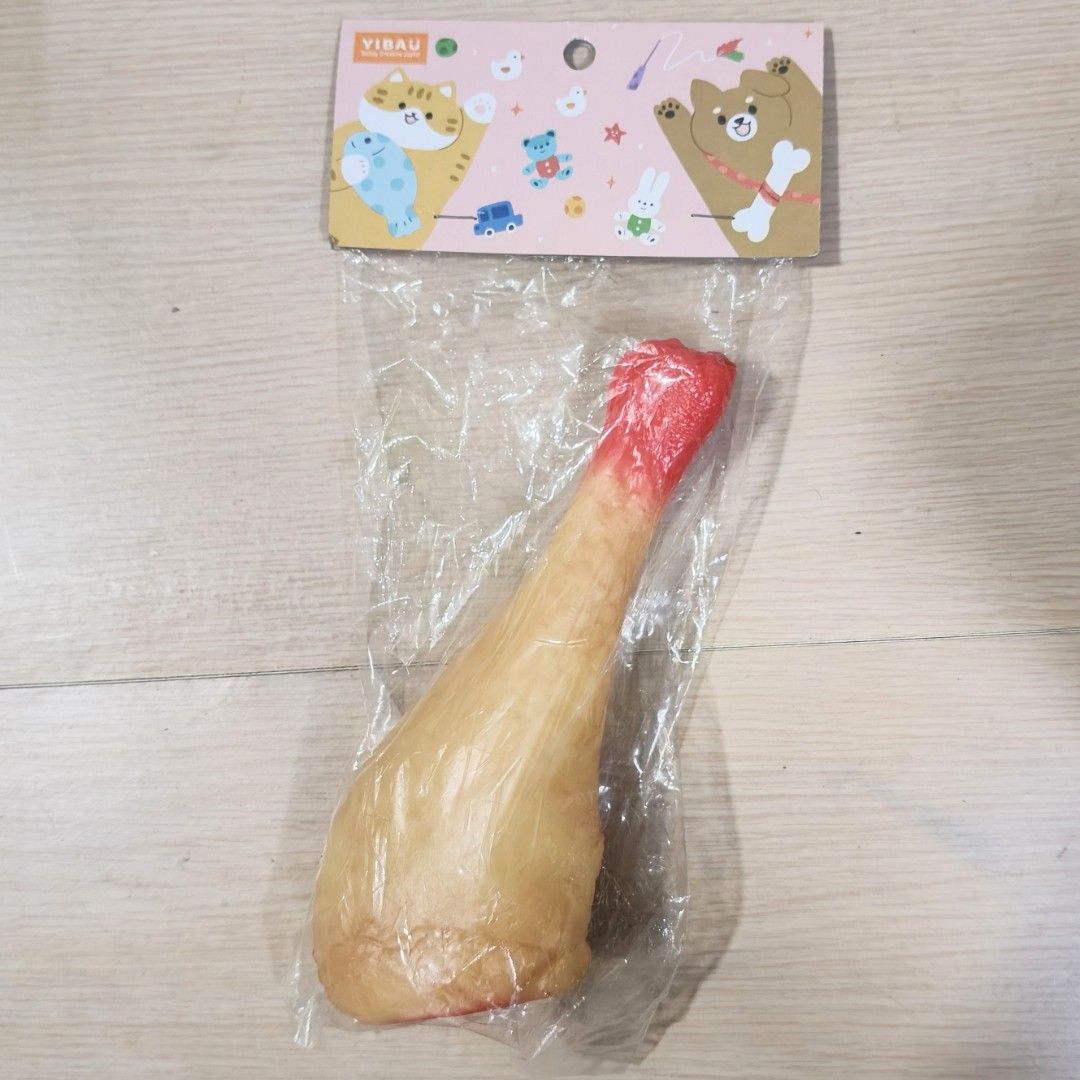 由 gcatuekwj (刊登 ID 1370196386，圖片 1) 提交，位於 苗栗縣 (Miaoli) 的 犬用玩具狗玩具-雞腿(耐咬有啾聲) (類別：寵物及其他)，說明：長18公分。
