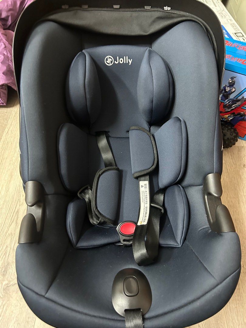 由 dearyuyus (刊登 ID 1370245284，圖片 1) 提交，位於 台東縣 (Taitung) 的 二手提籃（汽車座椅可使用安全帶） (類別：安全座椅)，說明：二手提籃（汽車座椅可使用安全帶）。