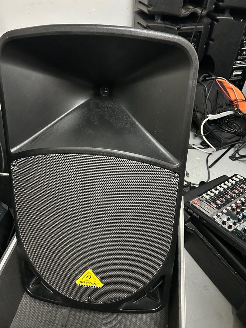 Behringer Eurolive B115D 1000W 15inch powered speaker63212848199811111
