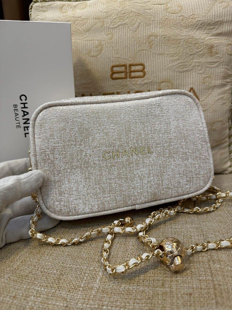 CC VIP item❤️Sling/Crossbody bag (Category: Luxury Bags & Wallets) located in Quezon City. Submitted by jhaediah (Listing ID 1370113213, Image 1). Description: ONHAND‼️CC VIP item❤️Sling/Crossbody bag😍 Brandnew po‼️Unahan nalang po kayo ulet🥰 .