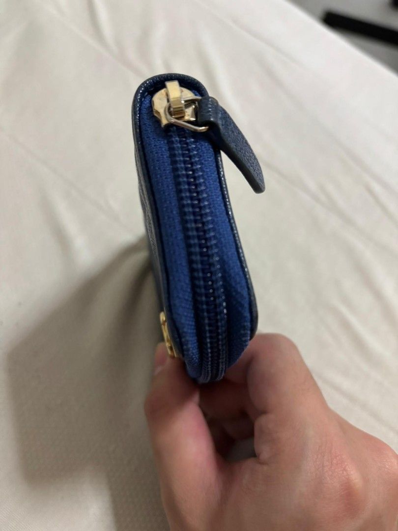 Chanel boy zipped coin purse (Category: Bags & Wallets) located in Singapore. Submitted by implusivequeen (Listing ID 1370143375, Image 3). Description: meetup at mayflower mrt or sengkang mrt fast deal price negotiable comes with the chanel box and copy of the receipt too. some unavoidable usage of signs and scuffing no lowballers pls.
