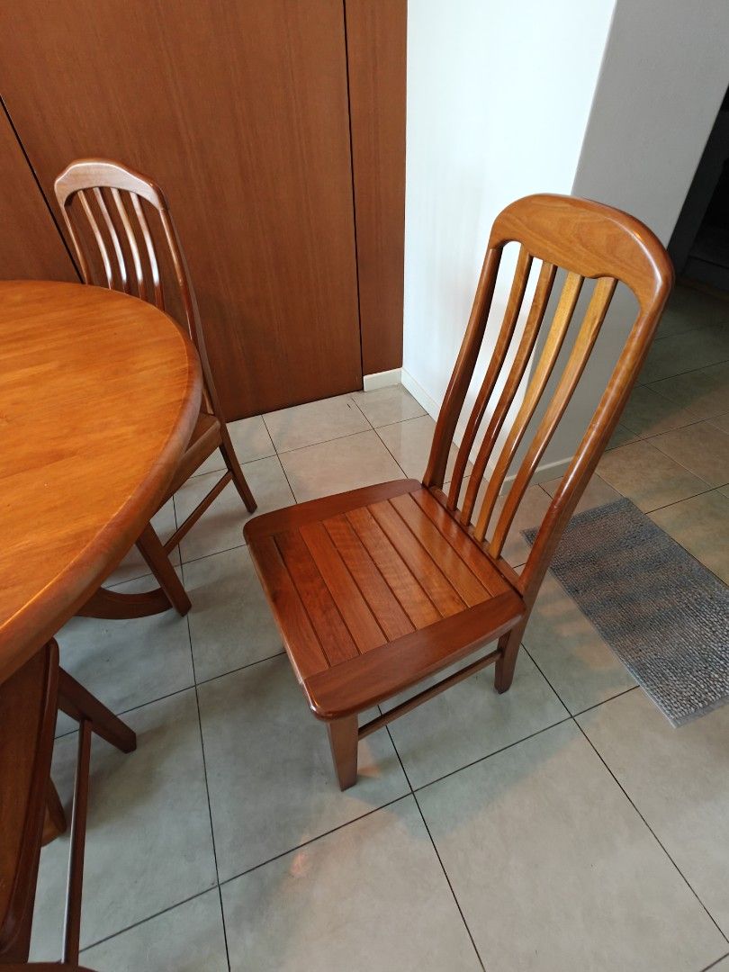 Dining Table And Chairs (Category: Tables & Sets) located in Singapore. Submitted by youngfish.313953 (Listing ID 1370100607, Image 3). Description: solid wood table and 5 chairs set in used but good decent condition. Fully functional and nothing broken or damaged. self collection..