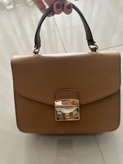 (Kategori: ) berada di . Dikirim oleh bbzee (ID iklan 1370090345, Gambar 1). Deskripsi: .