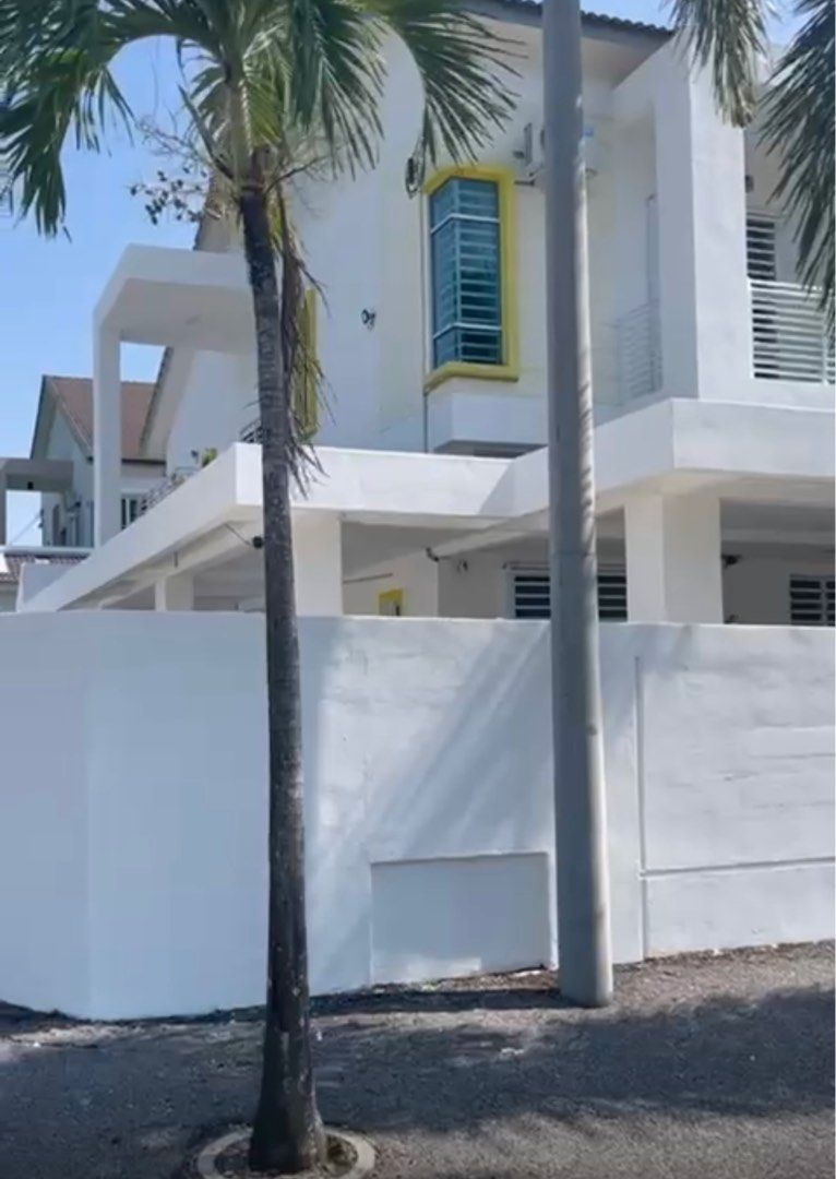 Good Retirement Corner 2 story big house  for sale63226713592707112