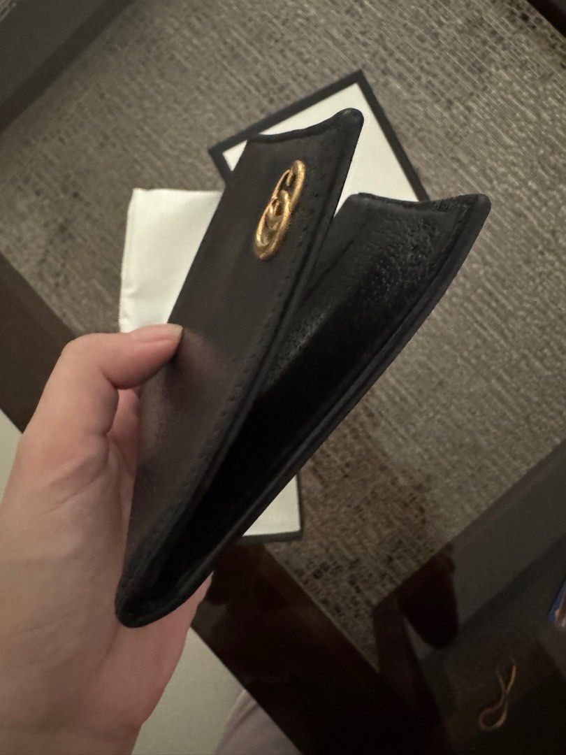 Gucci Marmont Pebbled Leather Men’s Wallet (Category: Luxury Bags & Wallets) located in Taguig. Submitted by ldnco (Listing ID 1370147335, Image 2). Description: Rfs decluttering Normal signs of usage only No major issues .