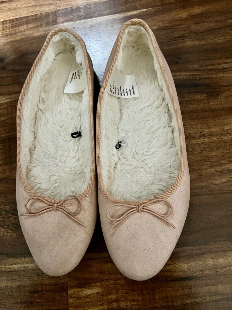 H & M Flats (Category: Flats & Sandals) located in Quezon City. Submitted by peg905 (Listing ID 1370245528, Image 2). Description: .