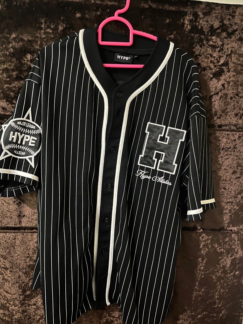 HYPE JACKET (Category: Hoodies) located in Petaling Jaya. Submitted by vzoizz (Listing ID 1370195508, Image 1). Description: RM85.Beli untuk Ootd time travel..