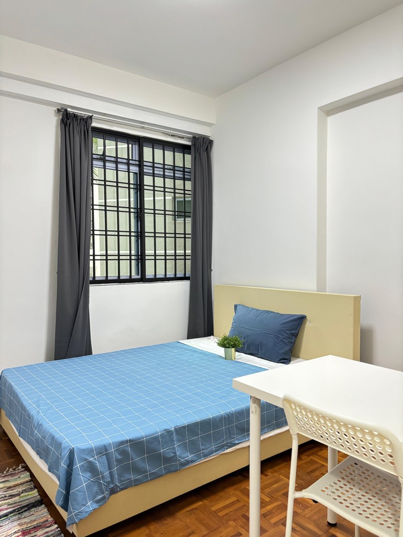 (Category: ) located in . Submitted by roomsco (Listing ID 1368712402, Image 1). Description: .