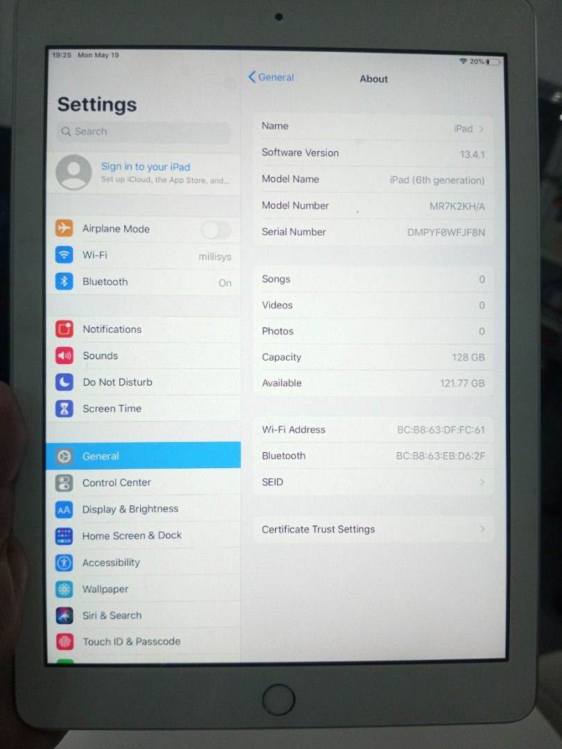 IPAD (Category: iPad) located in Quezon City. Submitted by monasa (Listing ID 1370113721, Image 3). Description: Apple iPad 9.7" 6th Gen (Wi-Fi Only) 128 GB "Space Gray" 9.7" 2048x1536 (264 ppi) LED-backlit IPS touch-sensitive "Retina" display "Touch ID" fingerprint sensor four core 2.3 GHz Apple A10 Fusion processor 2 GB of RAM 128 GB of flash memory storage dual cameras -- a rear-mounted 8 megapixel "iSight" camera -- a front-mounted 1.2 megapi