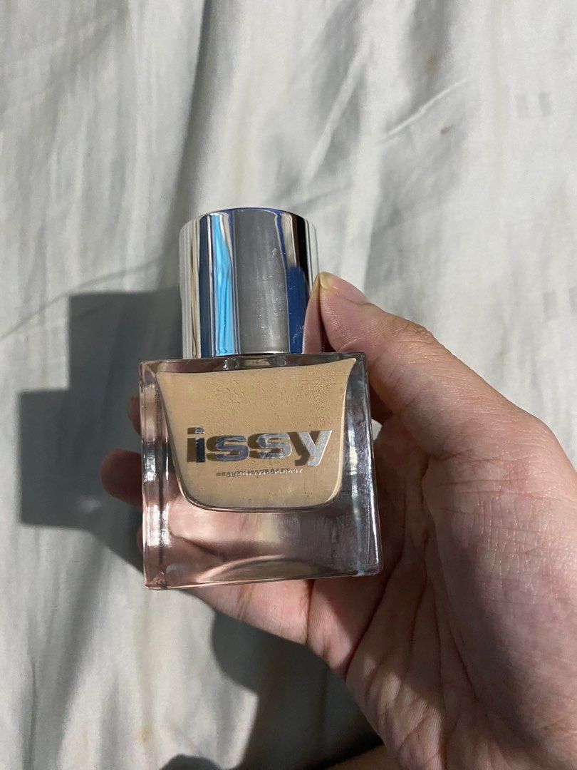 Issy Active Foundation OF1.5 (Category: Makeup) located in Quezon City. Submitted by prodrigo (Listing ID 1370156644, Image 1). Description: Used twice only! Opened on April 9 RFS: too light.
