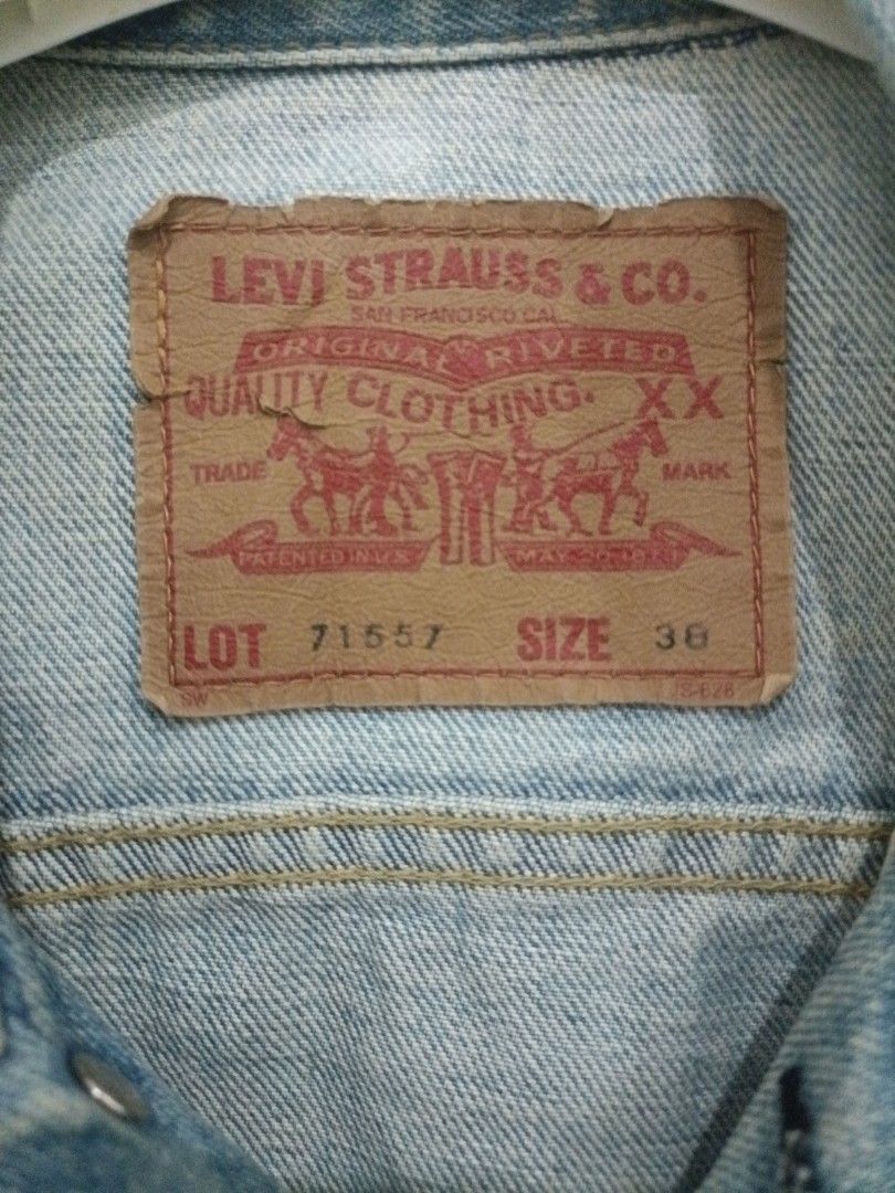 jacket Levis big E (Category: Coats, Jackets and Outerwear) located in Cukai. Submitted by pencinta_lusuh (Listing ID 1370220430, Image 2). Description: jacket levis big E buatan japan butang no J30 pit 20 labuh 23 condition mantap.. bebas koyak boleh refer gambar untuk detail. RM280 RASA MAHAL BOLEH TRY OFER HARGA ANDA. NGAM KITA DEAL. #lambattinggal #barangpadu #jacket #jaket #denim #mantoppp.