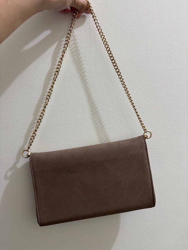 Jessica Moore Bag (Category: Clutches) located in Pasig City. Submitted by buttercinnamoroll (Listing ID 1370110634, Image 2). Description: Lightly used but still in good condition .